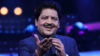 Udit Narayan’s Old Videos Kissing Alka Yagnik And Shreya Ghoshal Resurface Amid Fan Kiss Backlash