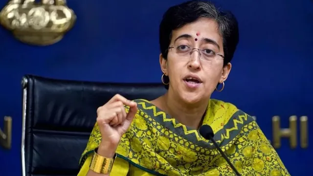 delhi-election-2025-police-case-against-cm-atishi-and-her-supporters-for-violating-model-of-conduct-aap-cries-foul