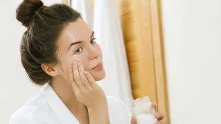 Coconut Oil Skincare: 4 Reasons To Massage Your Face For 5 Minutes Every night
