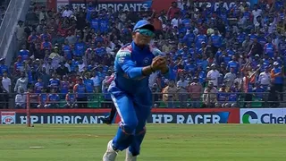 IND vs ENG: Yashasvi Jaiswal Takes Stellar Running Catch To Dismiss Ben Duckett During 1st ODI | Watch Video