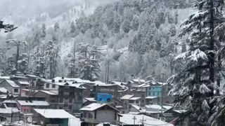 imd-weather-cold-wave-prevails-in-srinagar-fresh-spell-of-snow-seen-in-himachal-kullu-manali-video