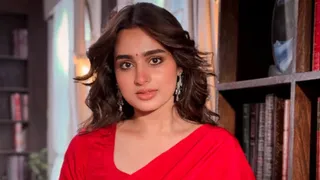 Ayesha Khan Calls Out Paps For Inappropriate Comment 'Ghar Tak Chhod De Kya', Says 'Following Me Till...'