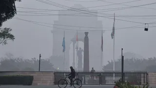 Delhi Weather Today: Clear Skies, Moderate Air Quality In NCR; Check Next 7-Day Forecast