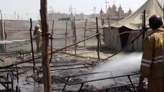 Mahakumbh: Fire Breaks Out In Sector 6 Of Mela Area, Two Tents Destroyed | VIDEO