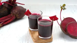 5 People Who Should Never Drink Beetroot Juice | Know Reasons
