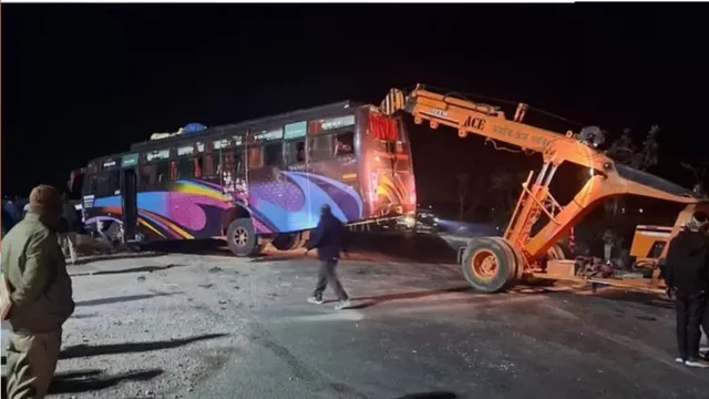 10-devotees-en-route-to-maha-kumbh-killed-in-collision-between-car-and-bus-on-prayagrajmirzapur-highway