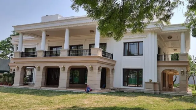 centre-orders-probe-into-irregularities-in-construction-of-kejriwals-sheeshmahal-bungalow-days-after-bjps-delhi-polls-win