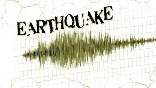 earthquake-jolts-delhi-ncr-awake-quake-tremors-caught-on-camera-noida-ghaziabad-gurugram-netizens-share-videos