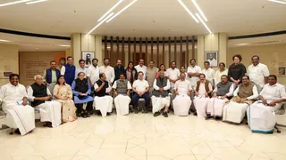 'Change Inevitable': Congress Dismisses Rift Rumours After Key Meeting With Kerala Leadership Featuring Shashi Tharoor