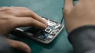 iPhone 16e Teardown Reveals Shocking Truth – Battery & Display Details Will Surprise You!