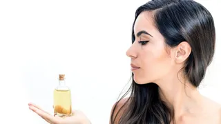 4 Easy Ways To Choose The Best Hair Oil For Your Tresses