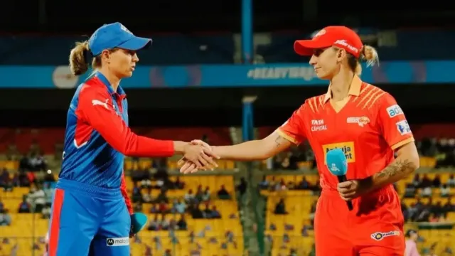 dcw-vs-ggw-wpl-2025-toss-report-titas-sadhu-comes-in-as-gujarat-giants-wins-toss-choose-to-bowl-first