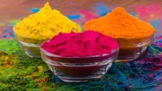 Holi 2025: 5 Simple Ways To Buy Safe Colours For Your Skin