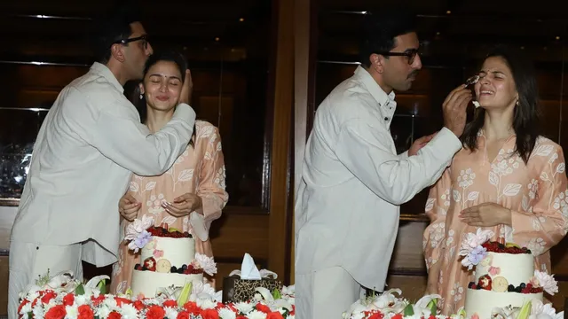 ranbir-kapoor-gives-wifey-alia-bhatt-a-forehead-kiss-during-her-advance-birthday-celebration-with-paparazzi-watch