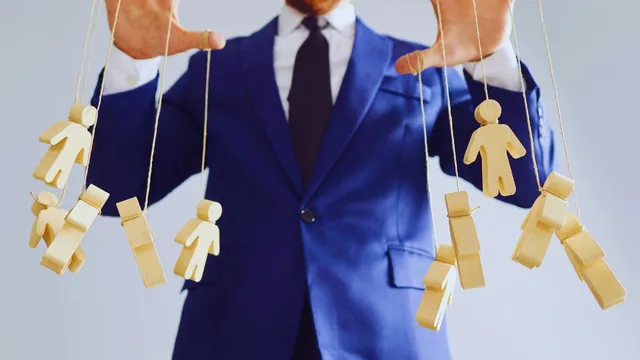 people-born-on-these-7-dates-are-known-to-be-too-good-at-manipulating-others