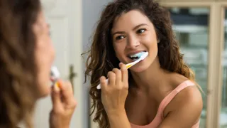 How To Brush Your Teeth And Floss Properly? Doctor Lists Common Mistakes To Avoid