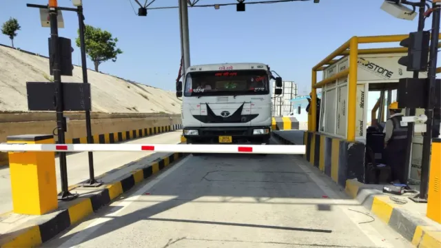 The UP STF raided the Atraila Shiv Gulam Toll Plaza in Mirzapur and discovered that illegal toll collection was happening at approximately 42 toll plazas across the country, causing the government a loss of more than Rs 120 crore. Representational image
