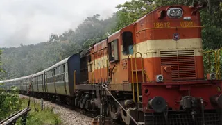 up-news-boarding-delay-you-may-lose-your-reserved-seat-check-railways-new-norm