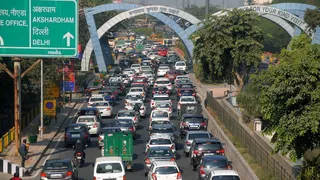 noida-delhi-resume-56-km-chilla-elevated-road-project-after-4-years-check-which-routes-will-see-major-benefits