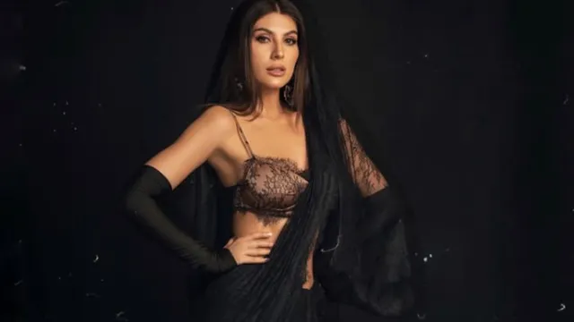 elnaaz-norouzi-falls-prey-to-cyber-crime-actress-receives-email-with-private-photos