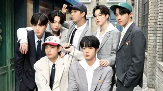 BTS Jungkook, Jimin, V, Jhope, Suga, Jin And RM Set Stage On Fire With Their Dance Moves On Shah Rukh Khan's Marjaani Song; Desi ARMY Can’t Keep Calm