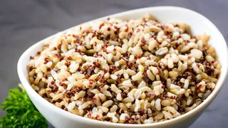 Is Quinoa Good For You? 4 Reasons Why You Should Consume It Daily