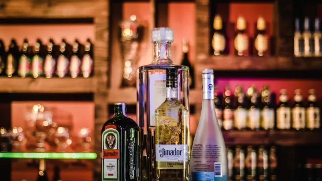 delhi-dry-days-2025-liquor-shops-to-remain-shut-on-these-dates-in-capital-full-list