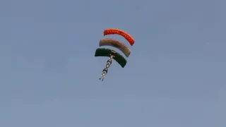 iaf-para-jump-instructor-dies-during-skydiving-demo-in-agra-after-parachute-malfunction