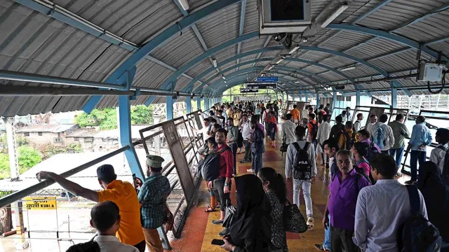 mumbai-local-update-mumbai-local-trains-mega-block-on-sunday-trains-cancelled-check-revised-schedule