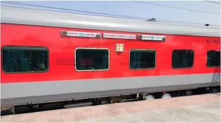 Pantry Car Manager Of Saptakranti Express Molests Woman In Moving Train In Bihar, Flees At Next Station; FIR Lodged