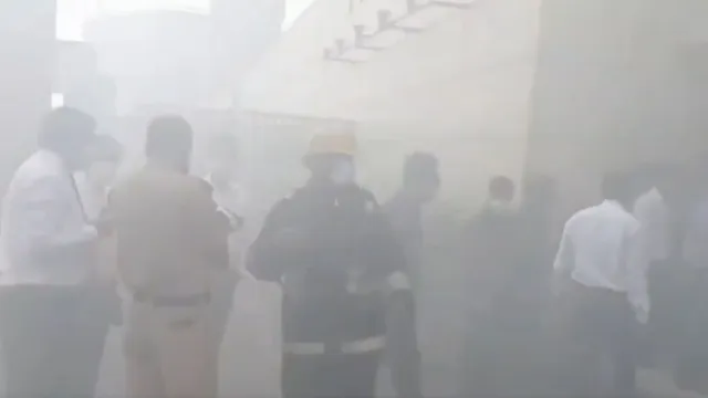 hyderabad-hotel-fire-massive-blaze-breaks-out-at-fivestar-hotel-hosting-srh-team-players-evacuated-video