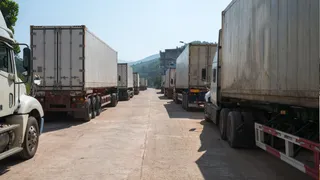 Karnataka Truckers To Begin Indefinite Strike Against Fuel Prices, Toll-Related Issues From Midnight