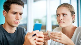 5 Subtle Signs To Know If Someone Is Breadcrumbing You In A Relationship