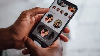 Ego-Scrolling Is Latest Toxic Dating Trend; Here's What It Means