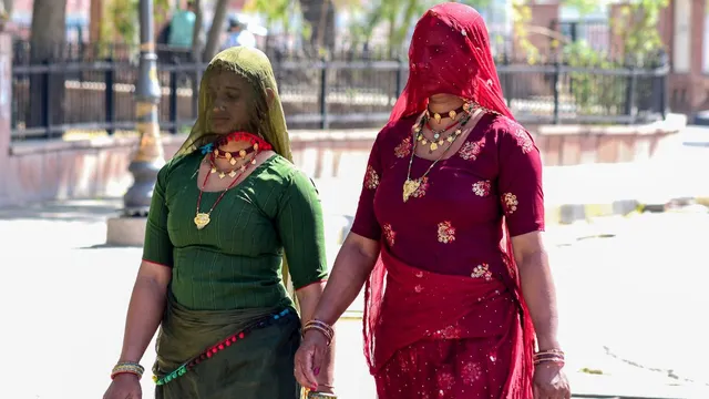 bengal-weather-alert-kolkata-weather-update-heatwave-warning-in-three-districts-rain-thunderstorm-forecast