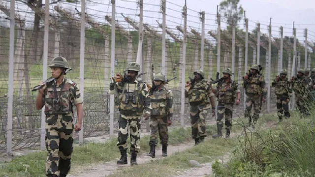 pakistan-army-violates-ceasefire-across-loc-for-sixth-day-indian-troops-give-effective-response-amid-pahalgam-tension