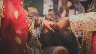 Indian Man Shares Friend’s Bizarre Wedding Gift Request That Leaves Internet Shocked: 'It Felt Like He Was Selling Passes'