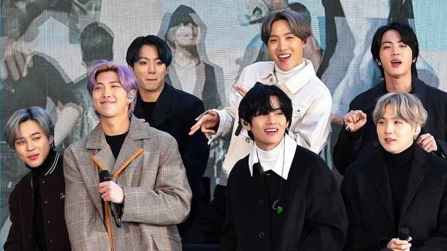 bts-return-as-7-in-one-month-v-jungkook-jimin-jin-jhope-rm-suga-much-awaited-reunion-makes-army-emotional