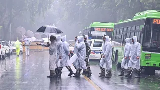 Delhi Weather: Rain, Thunderstorm To Continue Till May 8, IMD Issues Red Alert; Check 7-Day Forecast
