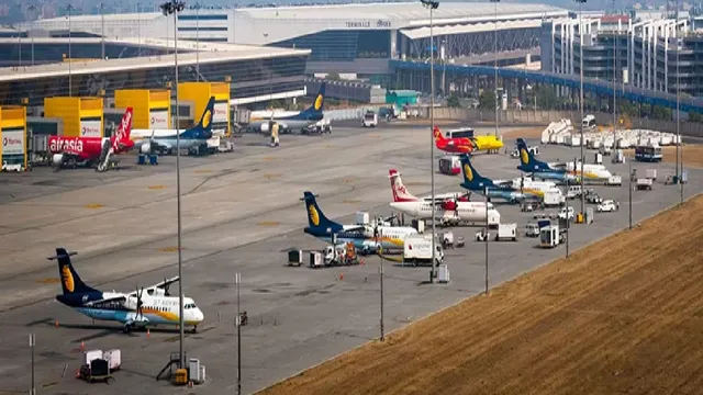 delhi-airport-igia-issues-travel-advisory-for-passengers-in-light-of-indiapakistan-tension-verify-flight-status-via