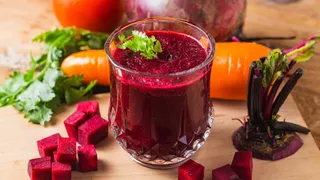 5 Simple Beetroot Juice Recipes To Drink Before 9 AM For Clear And Glowing Skin
