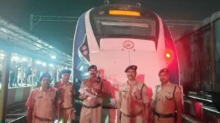 Gorakhpur-Prayagraj Vande Bharat Gets New 16 Coach Semi-High Speed Train; To Be Operational Soon | Details