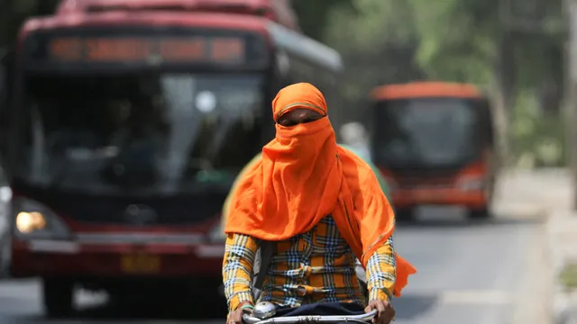 uttar-pradesh-weather-lucknow-prayagraj-among-30-districts-on-heatwave-alert-till-may-20-as-temp-soar-above-44-degrees-forecast