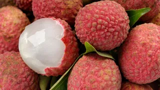 Craving Sweet Lychees In Summer? 5 Tips To Pick The Best Ones Like A Pro