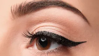 6 Best Eyeliner Styles You Can Try To Complement Your Eye Shape; Graphic Eyeliner, Cat Eyeliner And More