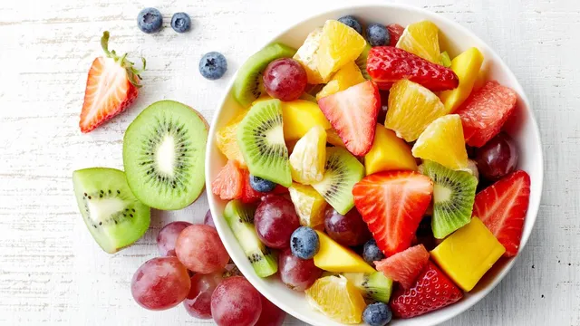 is-it-safe-to-eat-fruits-after-meals-heres-what-it-does-to-your-health