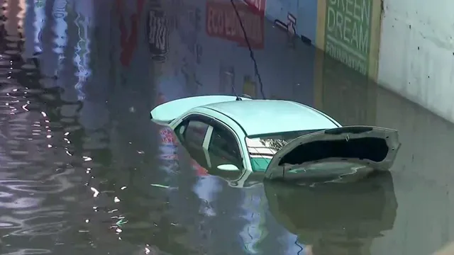 delhi-waterlogging-govt-to-act-against-officials-over-minto-bridge-underpass-flooding