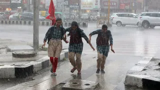 Maharashtra Weather: Mumbai, Pune On Alert For Heavy Rain; Red Alert Issued For Kolhapur, Ratnagiri And Others | IMD Forecast