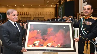 Awkward Moment For Shehbaz Sharif, Calls Asim Munir 'Well-Deserving Field Marshal' While BLA Kicks Out Military In Balochistan