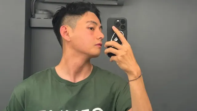 bts-v-fan-requests-to-see-his-sexy-abs-and-kim-taehyung-response-is-priceless